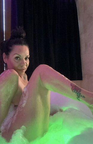 Marub Hernandez nude photo 6