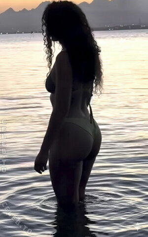 Marwa Eldessouky Fresh (4 photos)