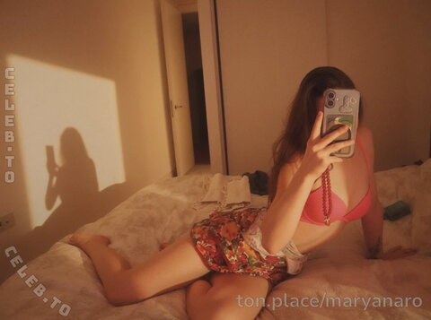 Maryana Ro nude photo 3