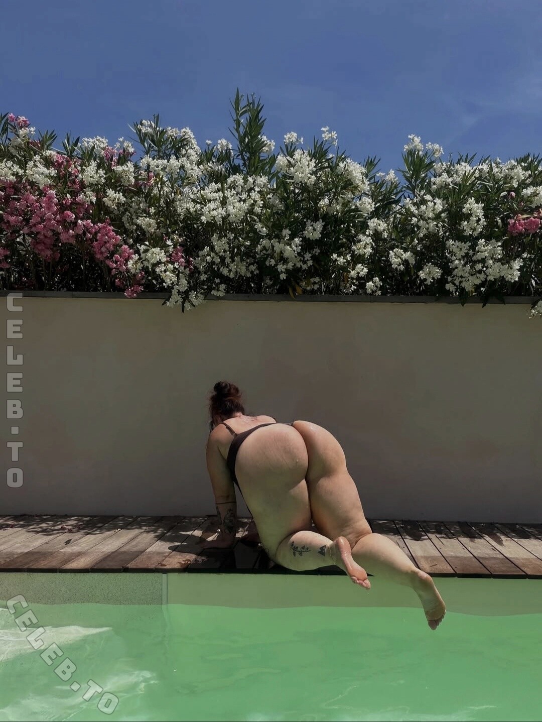 Maryismyra nude photo 5