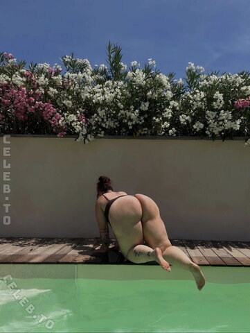 Maryismyra nude photo 2