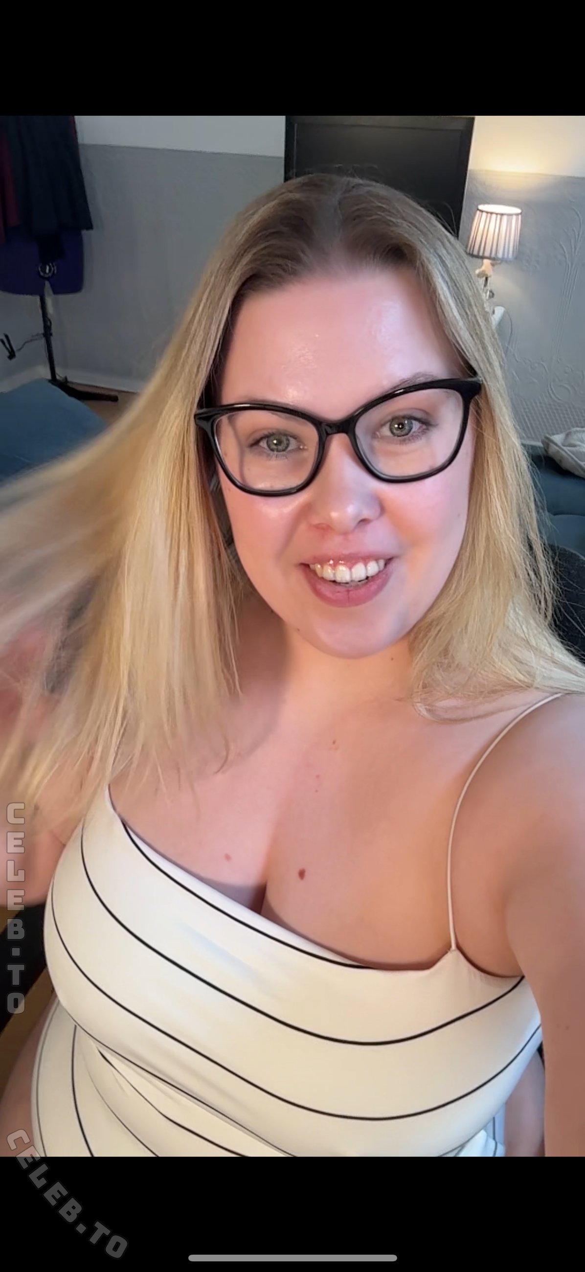 Mascha Mangold nude photo 1