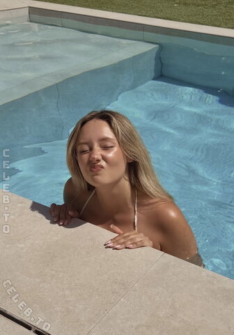 Mashabk nude photo 1