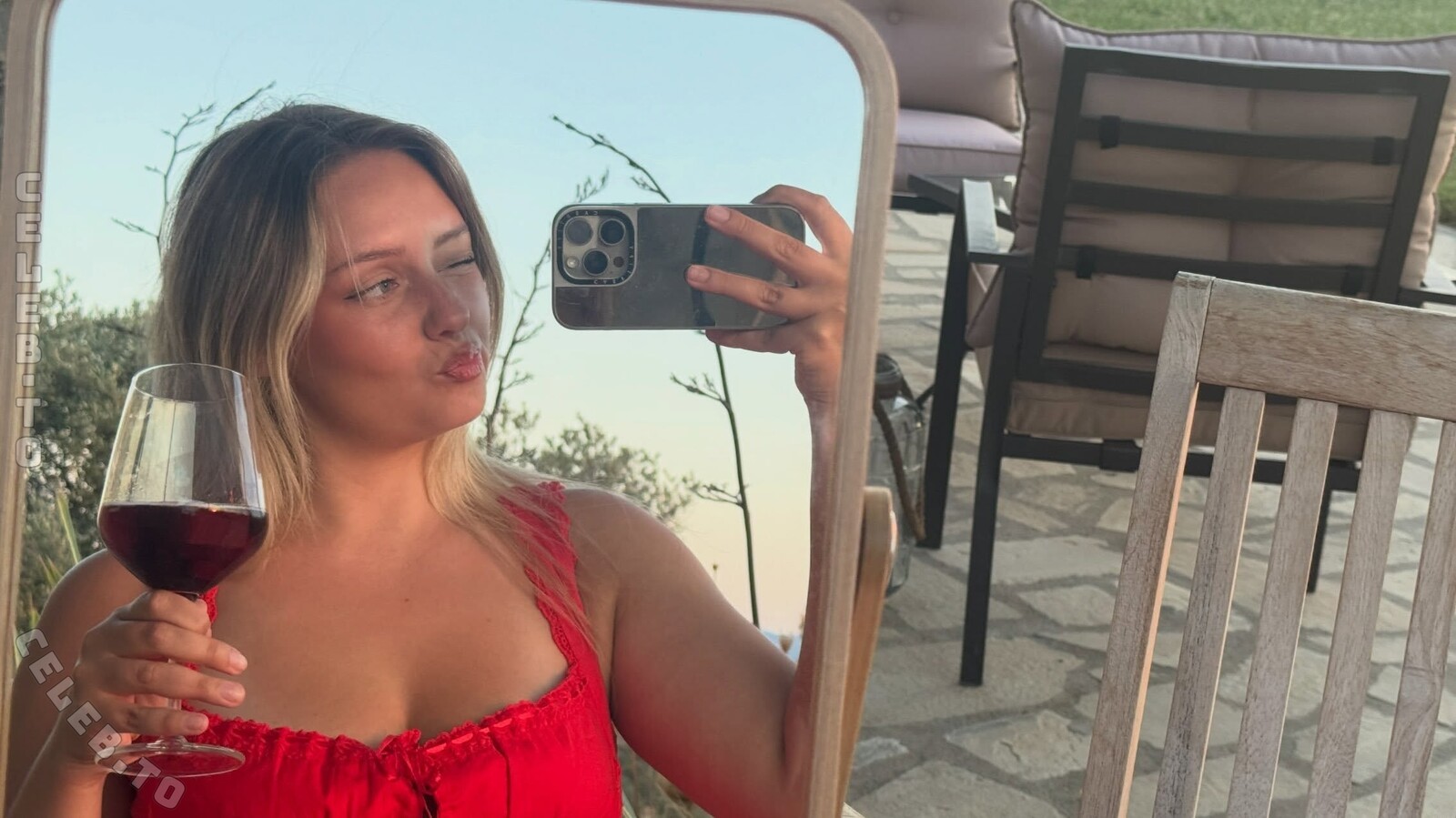 Mashabk nude photo 2