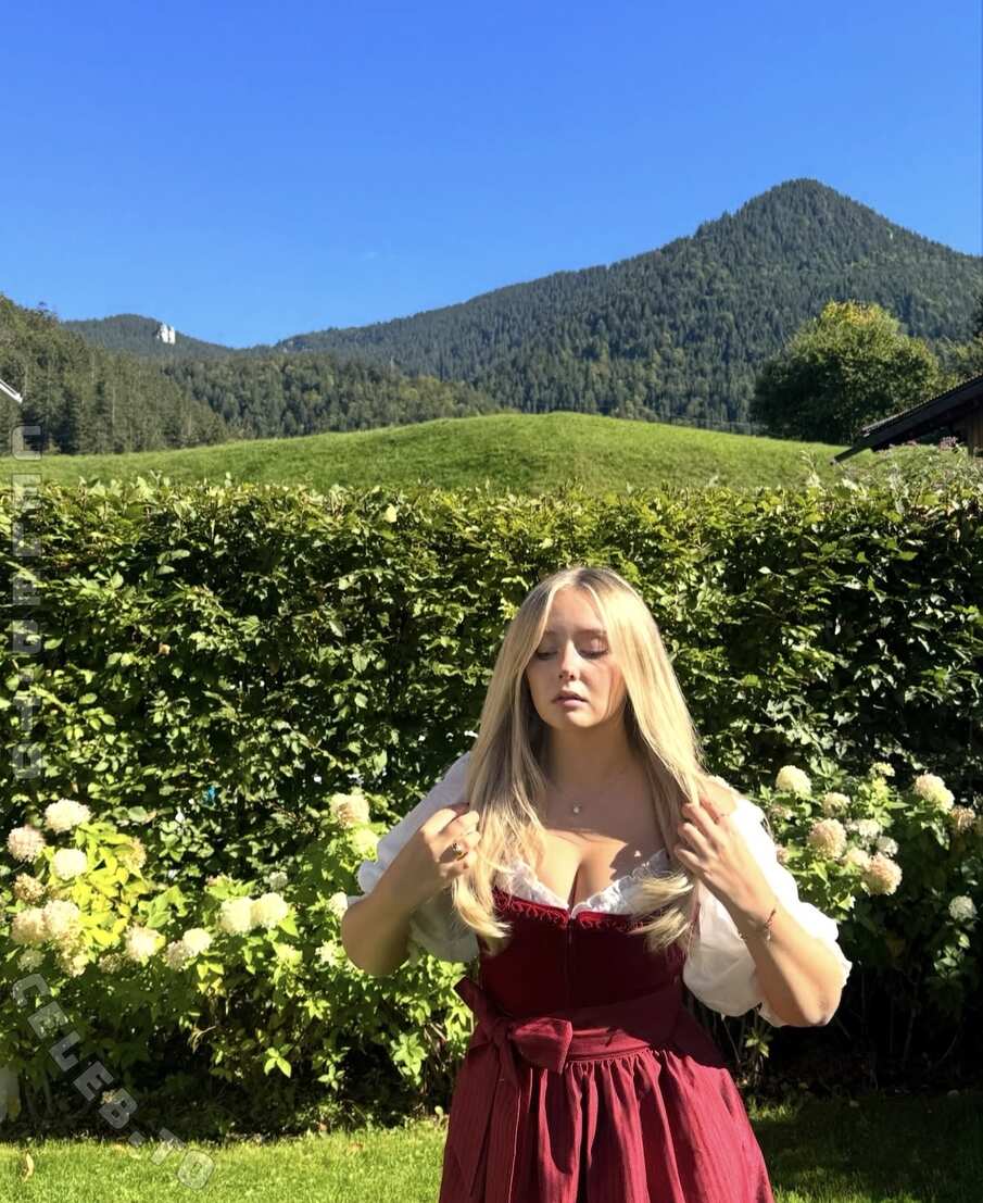 Mashabk nude photo 3