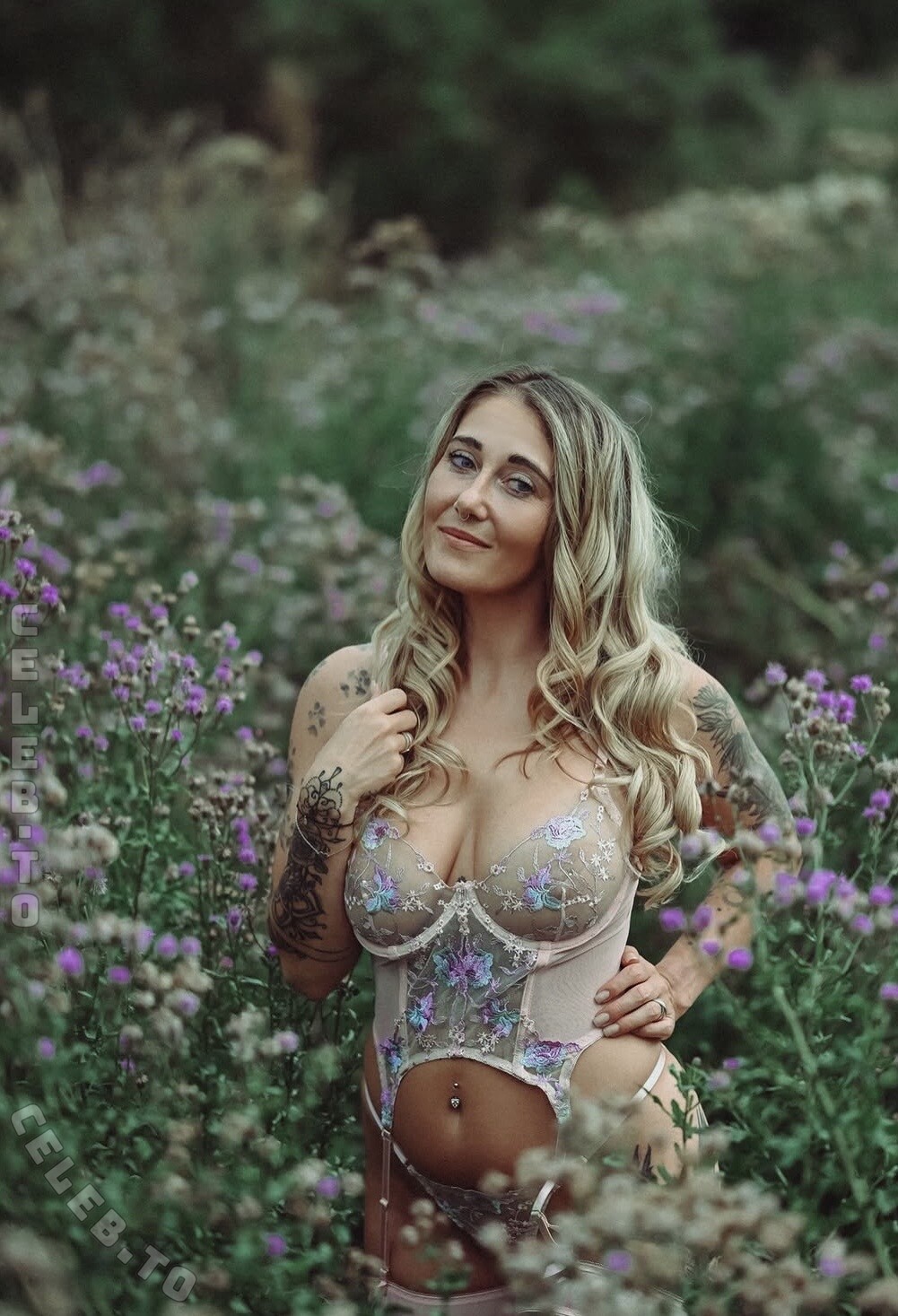 Ma_souris_a nude photo 8