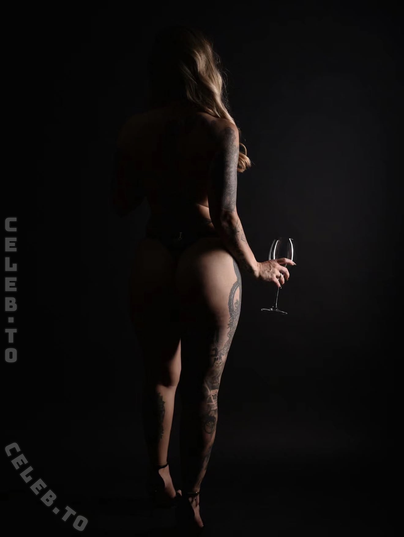 Ma_souris_a nude photo 2