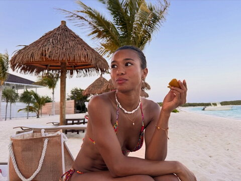 Mataya Sweeting nude photo 9