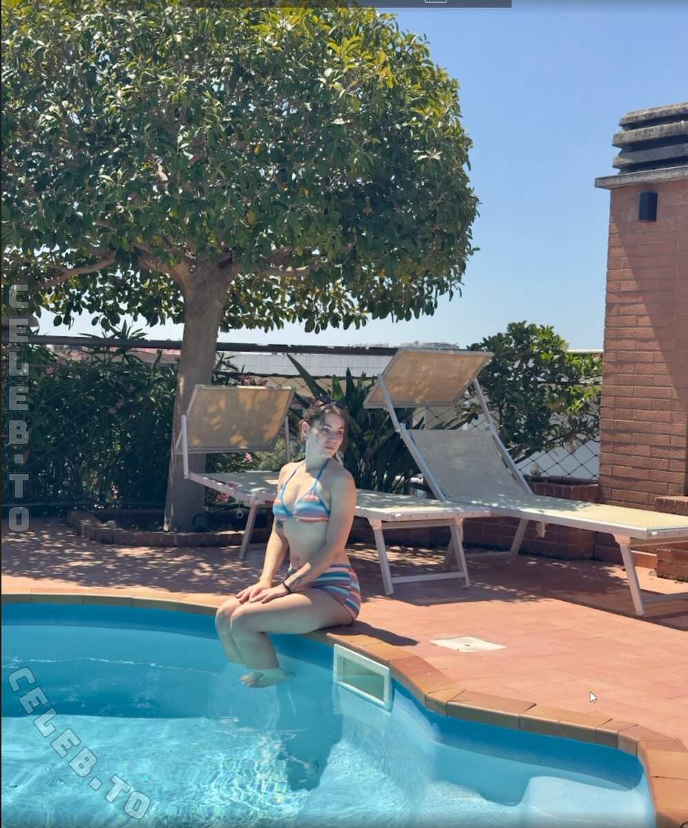 Maty nude photo 1