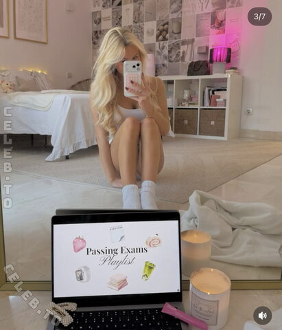 Mavie Noelle nude photo 18