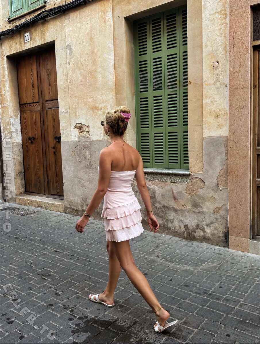 Mavie Noelle nude photo 2