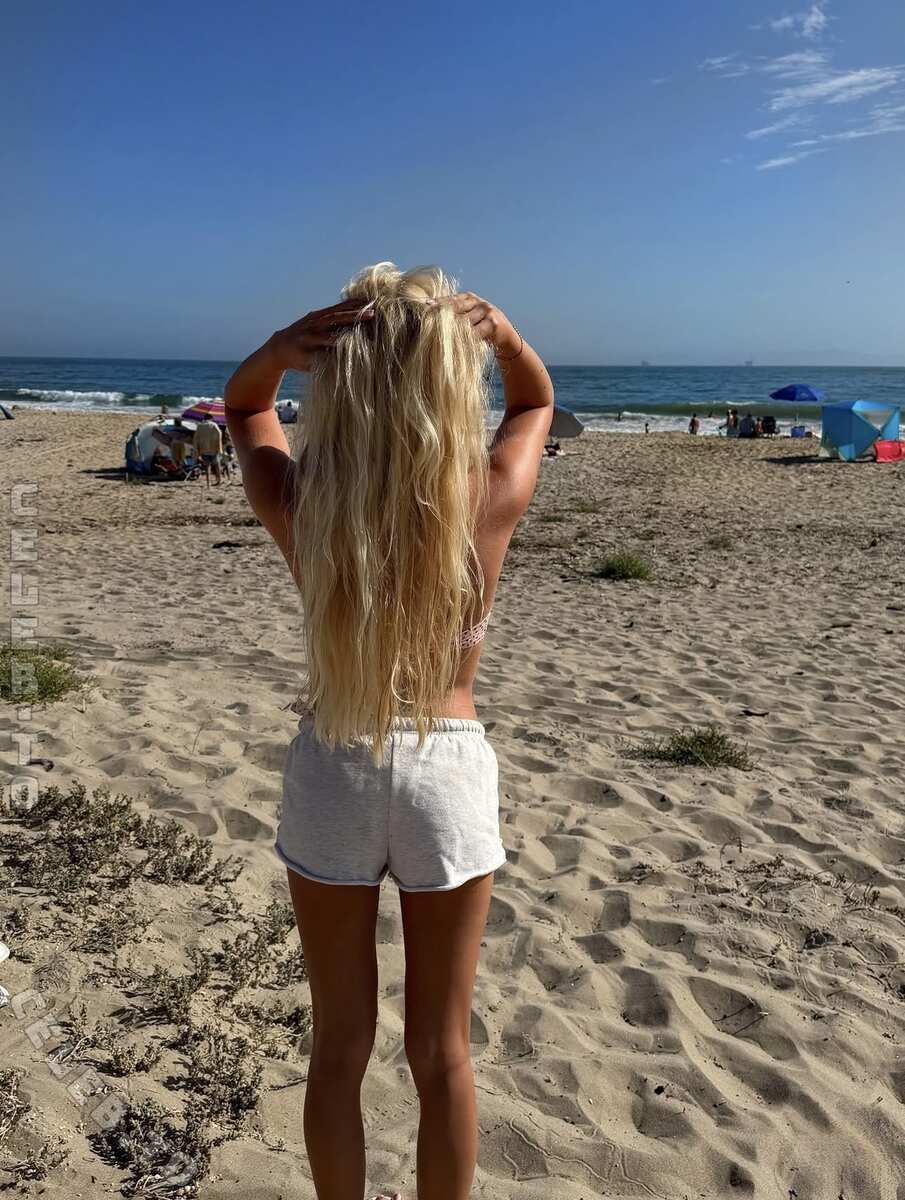 Mavie Noelle nude photo 4