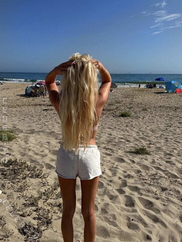 Mavie Noelle nude photo 1