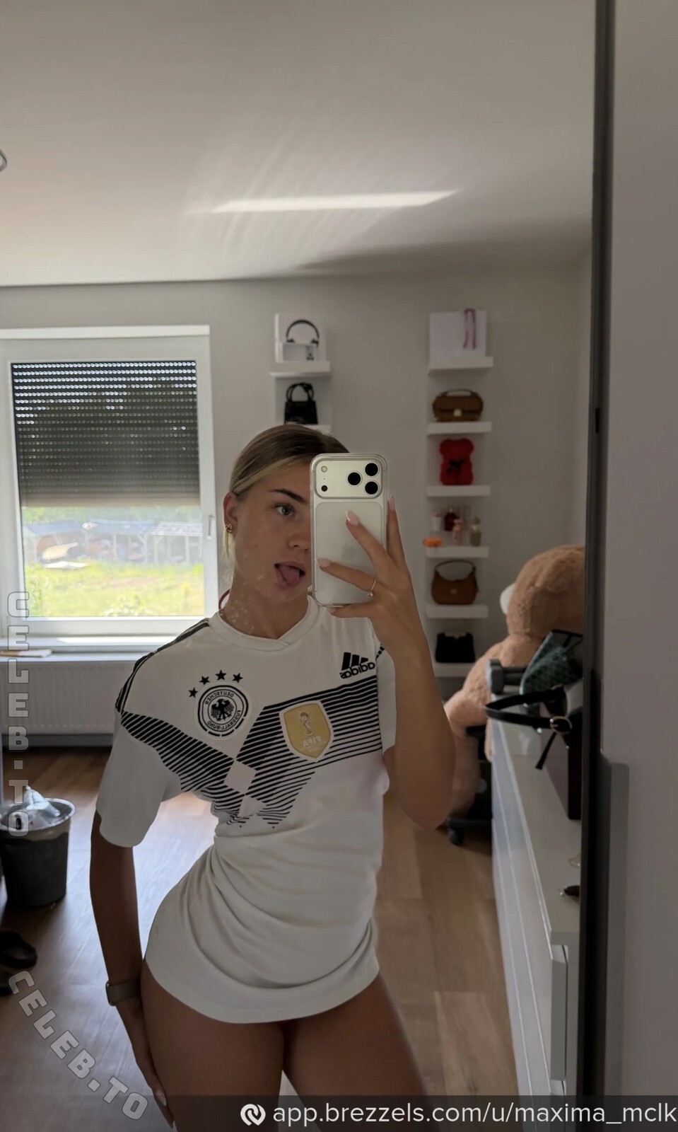 maxima_mclk nude photo 1