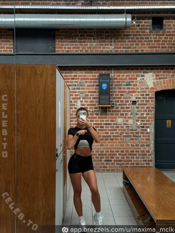 maxima_mclk – I'm at the gym more often again so there is more space to spank my ass😬🍑