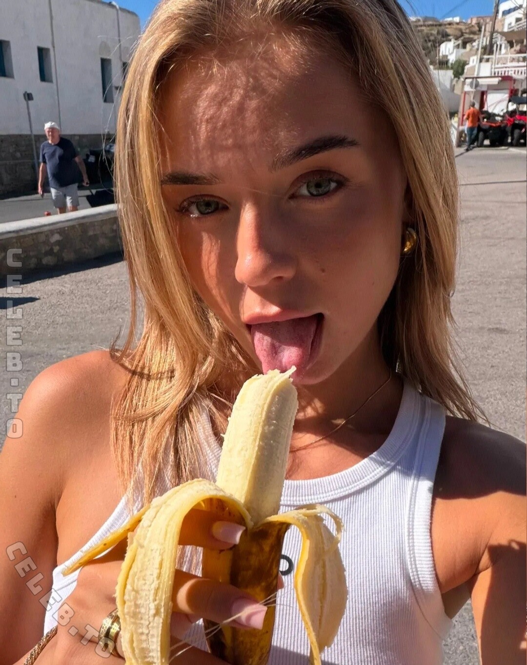 maxima_mclk nude photo 1