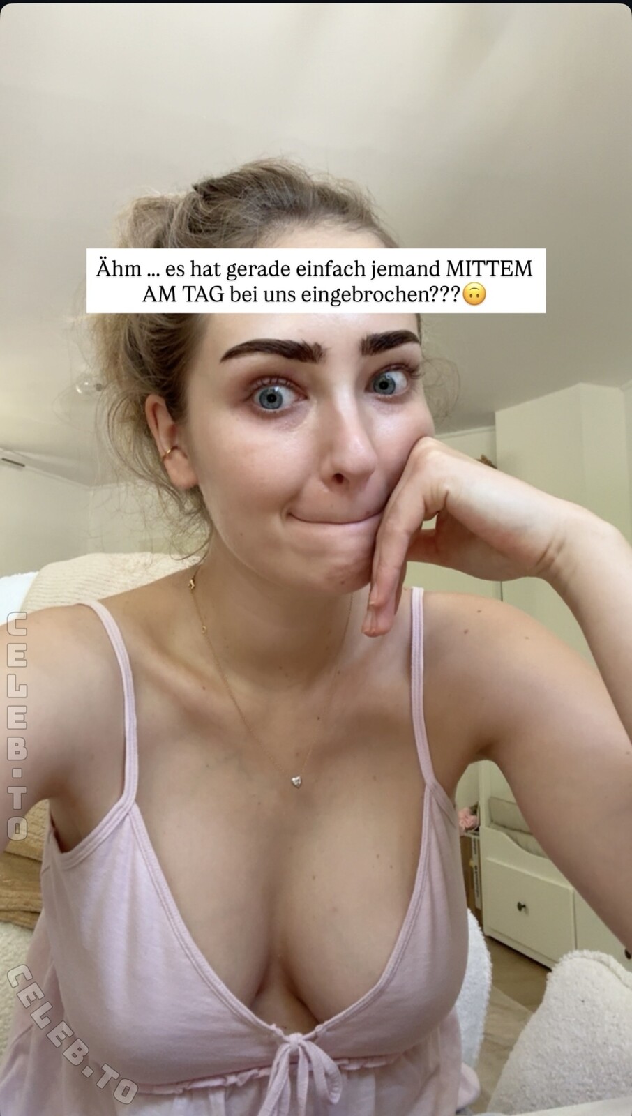 Maxine Reuker nude photo 1