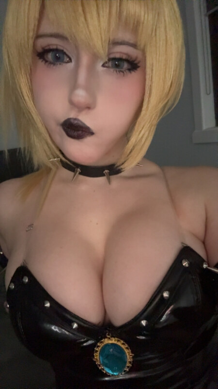 Maya nude photo 20