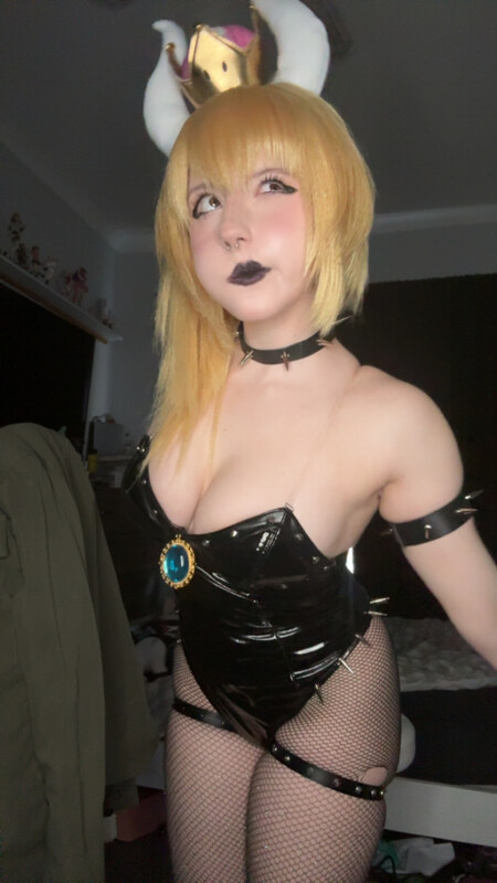Maya nude photo 7