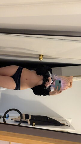 Maya nude photo 7