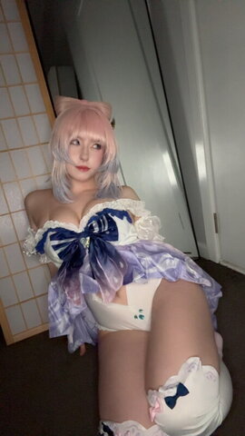 Maya nude photo 2