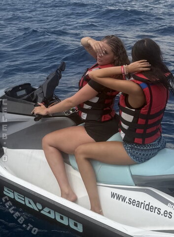 mayaa.zr – Jetski on Insta and Tiktok