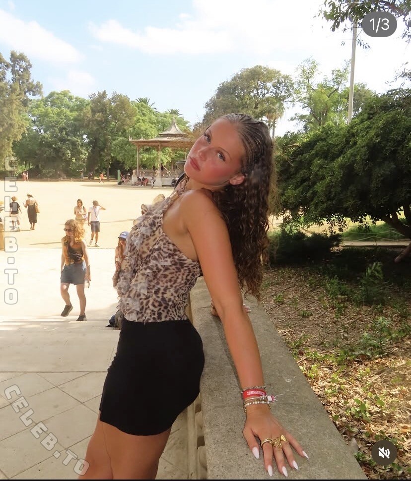 mayaa.zr nude photo 1