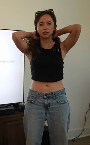 Mayahiga Hot (4 photos)