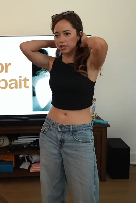 Mayahiga nude photo 3