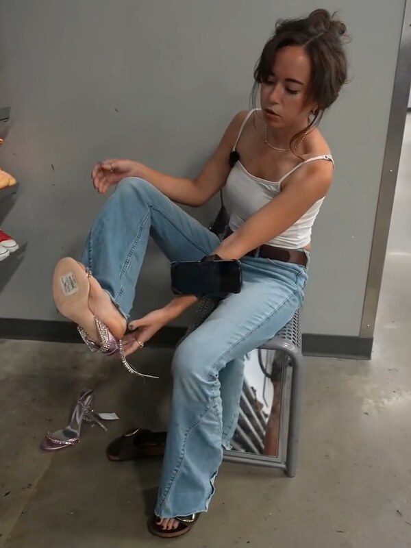 Mayahiga nude photo 2