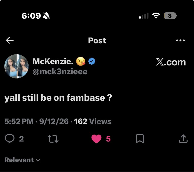 Mck3nzieee nude photo 1