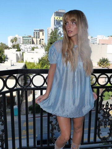 Mckenna Grace nude photo 33