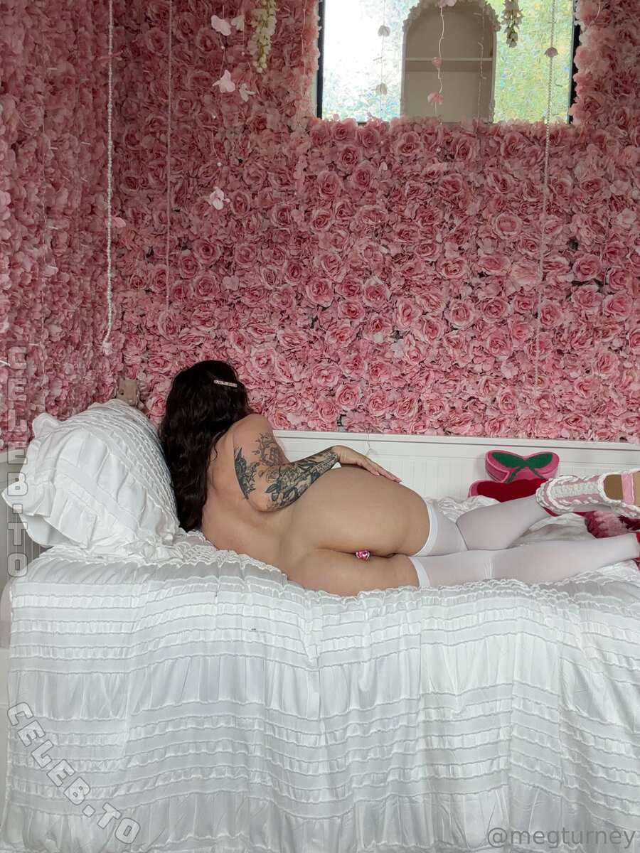 Meg Turney nude photo 9
