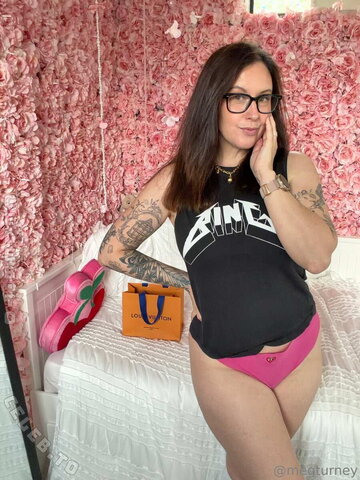 Meg Turney nude photo 36