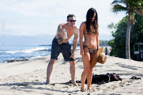 Megan Fox nude photo 19