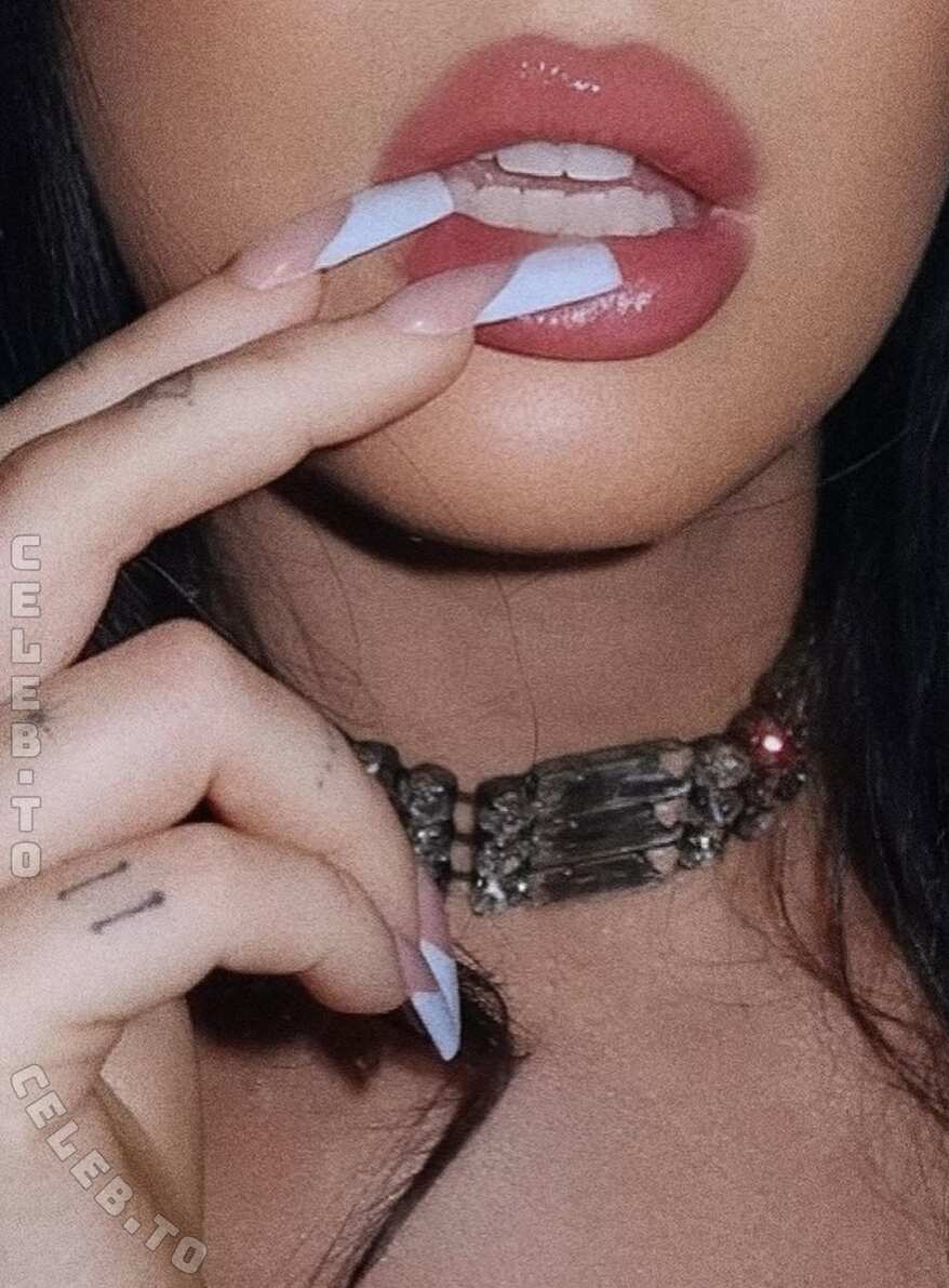 Megan Fox nude photo 6