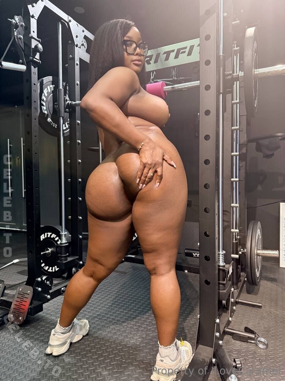 Megan Miller nude photo 4