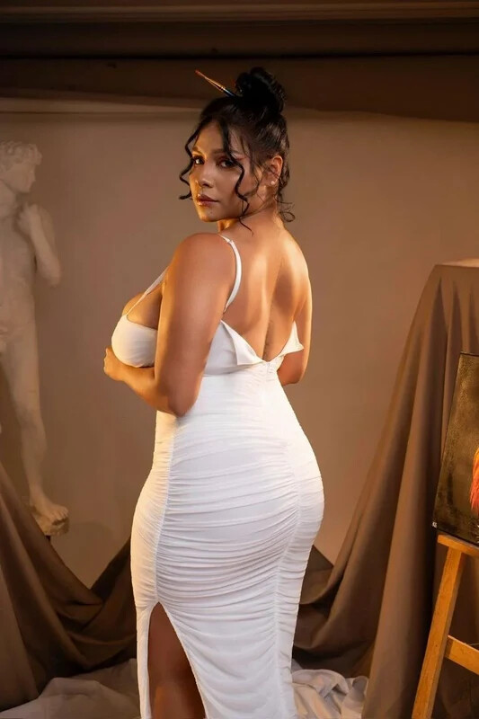 Megan_hugeboobs nude photo 3
