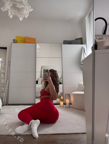 Meggie Jolie nude photo 24