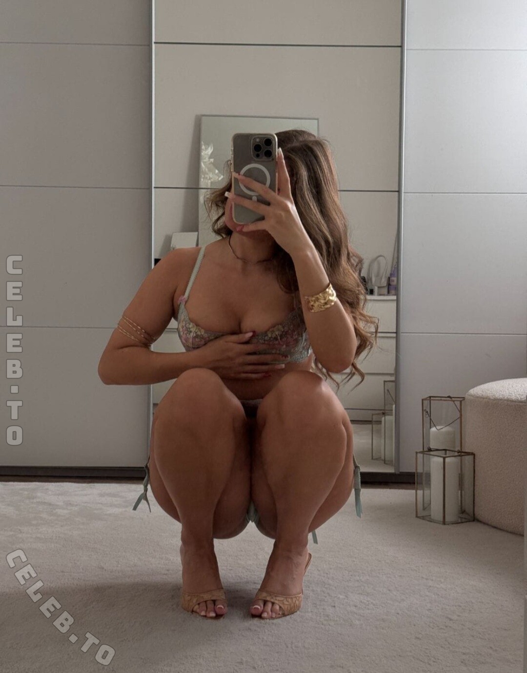 Meggie Jolie nude photo 8