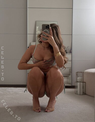 Meggie Jolie nude photo 10
