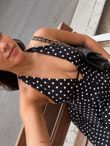Meghna Kaur🍒 nude photo 10