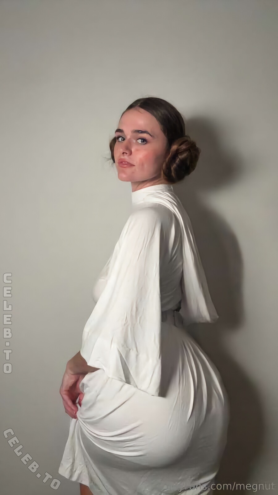 Megnut nude photo 4