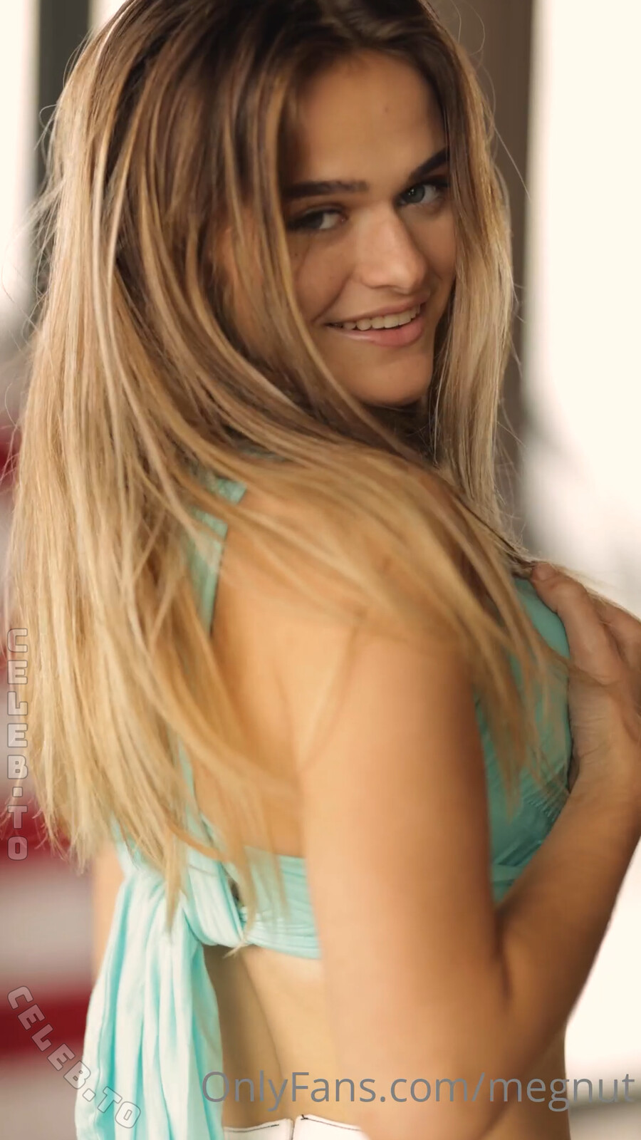 Megnut nude photo 1
