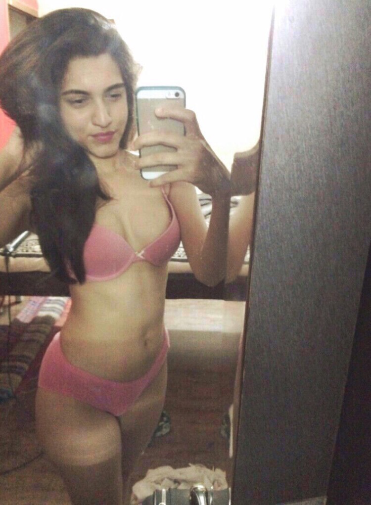 mehak khan nude photo 10