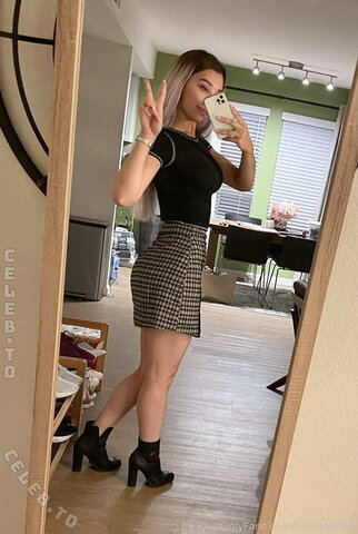 Mei Minato nude photo 5