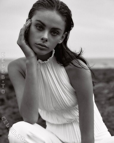 Meika Woollard nude photo 49