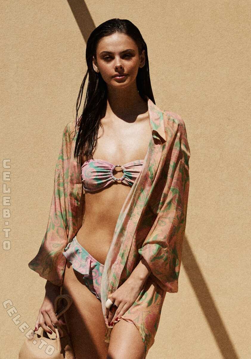 Meika Woollard nude photo 20
