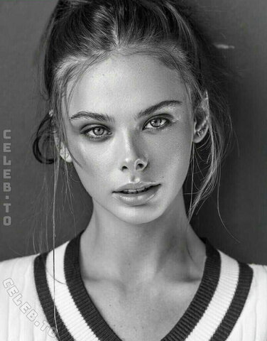 Meika Woollard photo 6