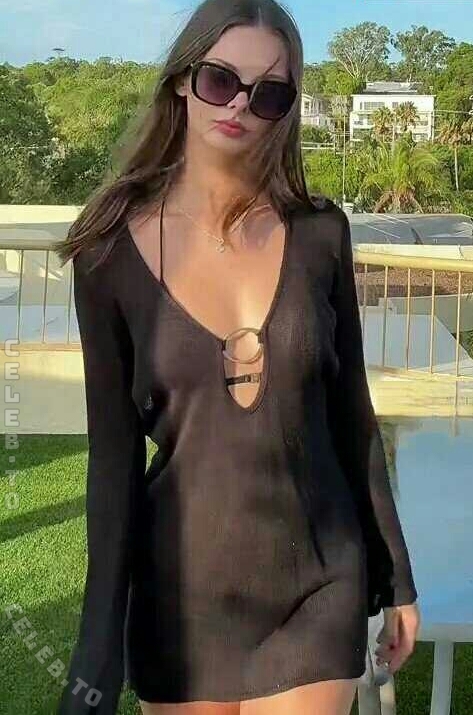 Meika Woollard nude photo 13